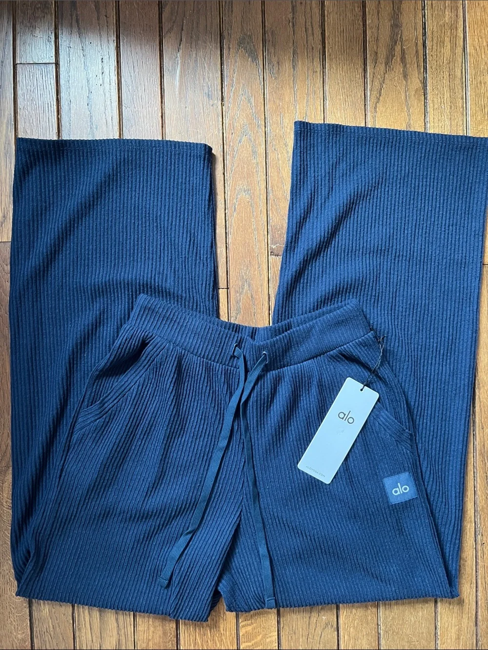 ALO Yoga Navy Muse Wide Leg Ribbed Drawstring Pants Size Small NWT